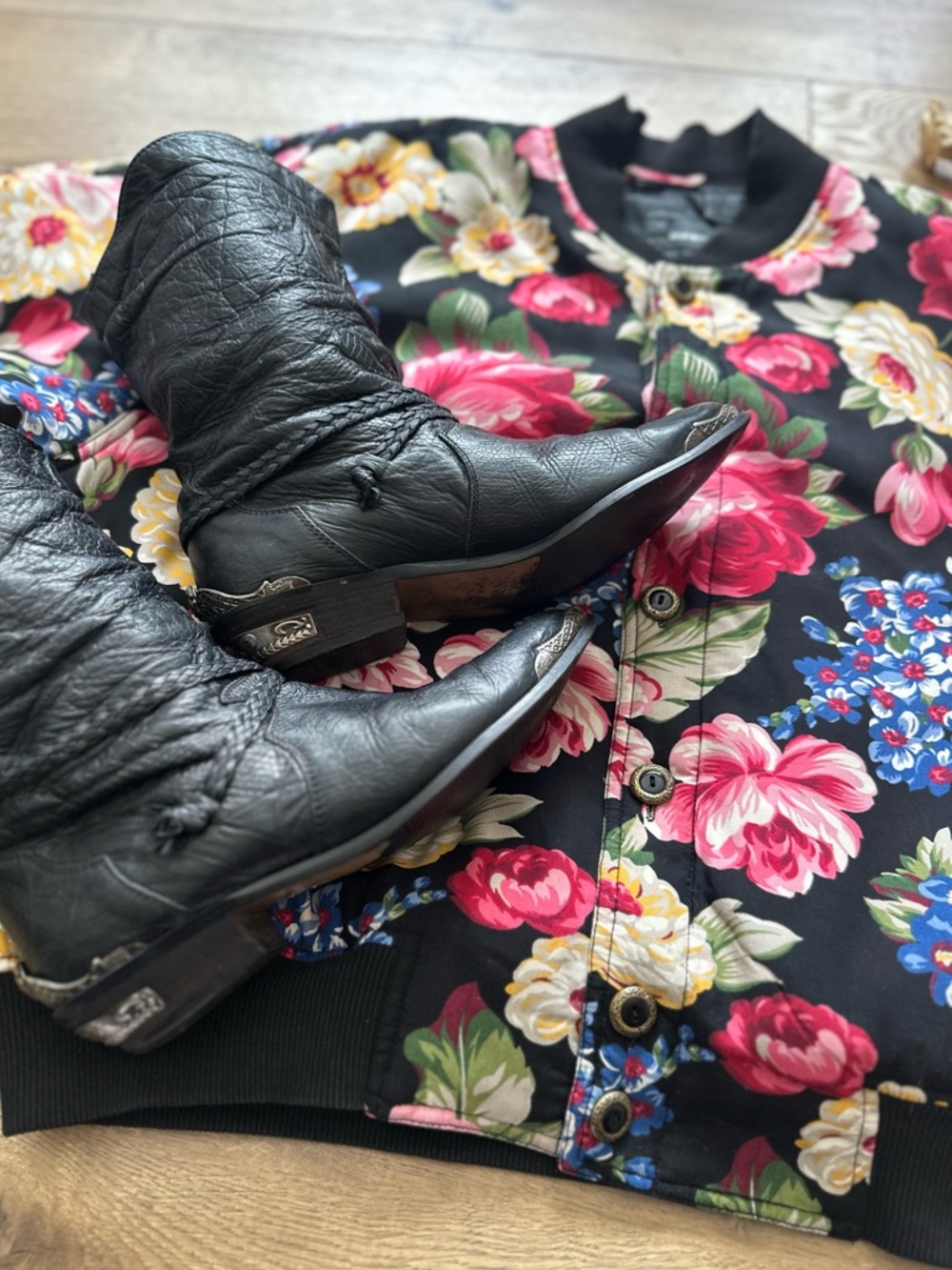 Vintage Lizwear Floral Bomber Jacket Black Pink Statement | Medium - Picture 2 of 5